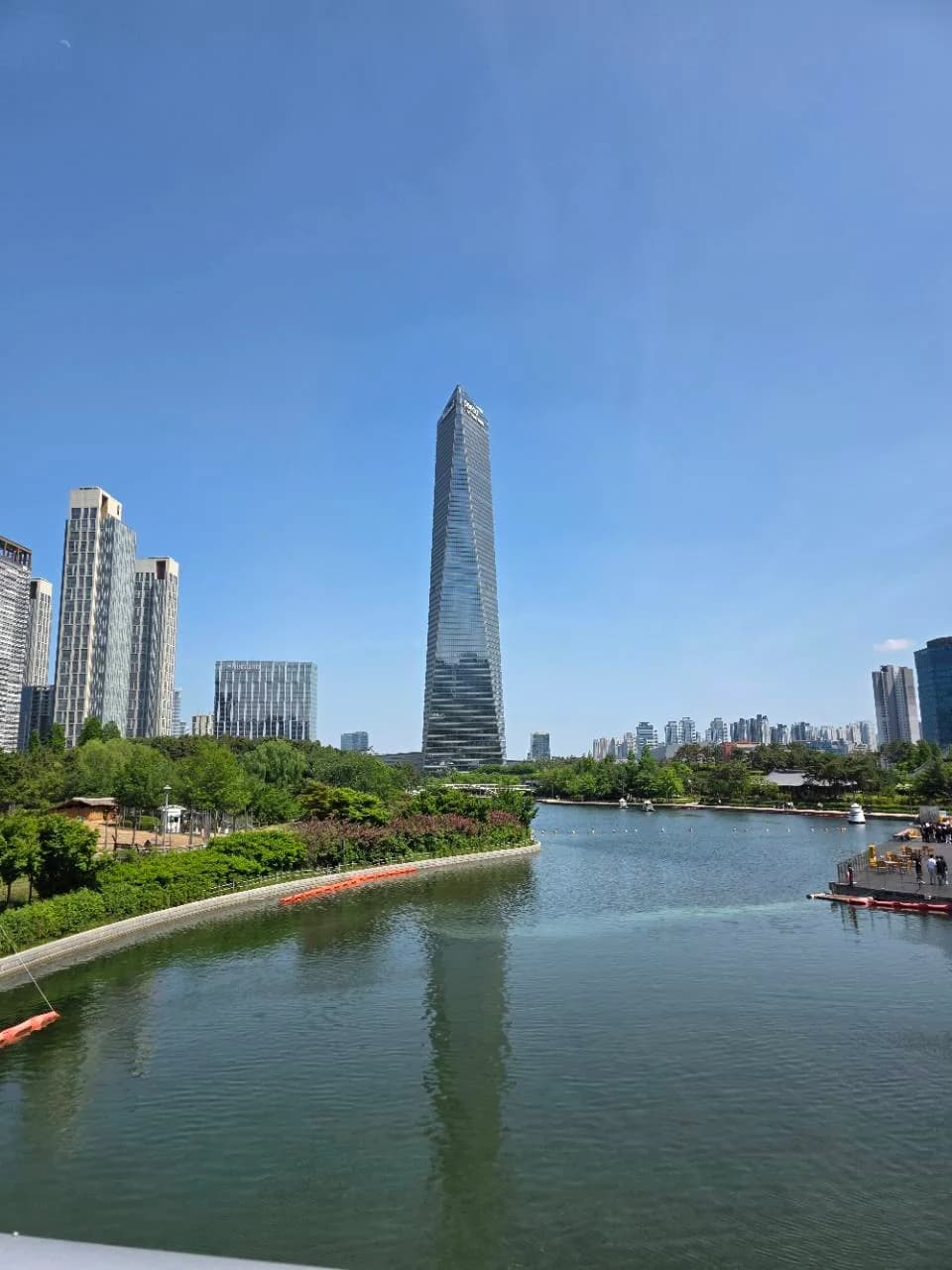 송도 센트럴파크 수로와 G타워