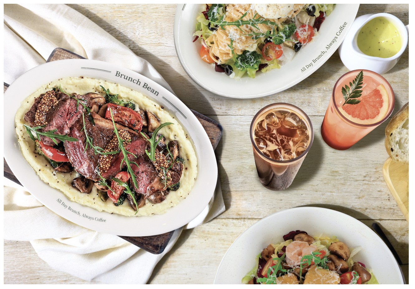 브런치빈 송도점 - 스테이크와 샐러드가 포함된 다양한 브런치 메뉴 브런치빈 송도점